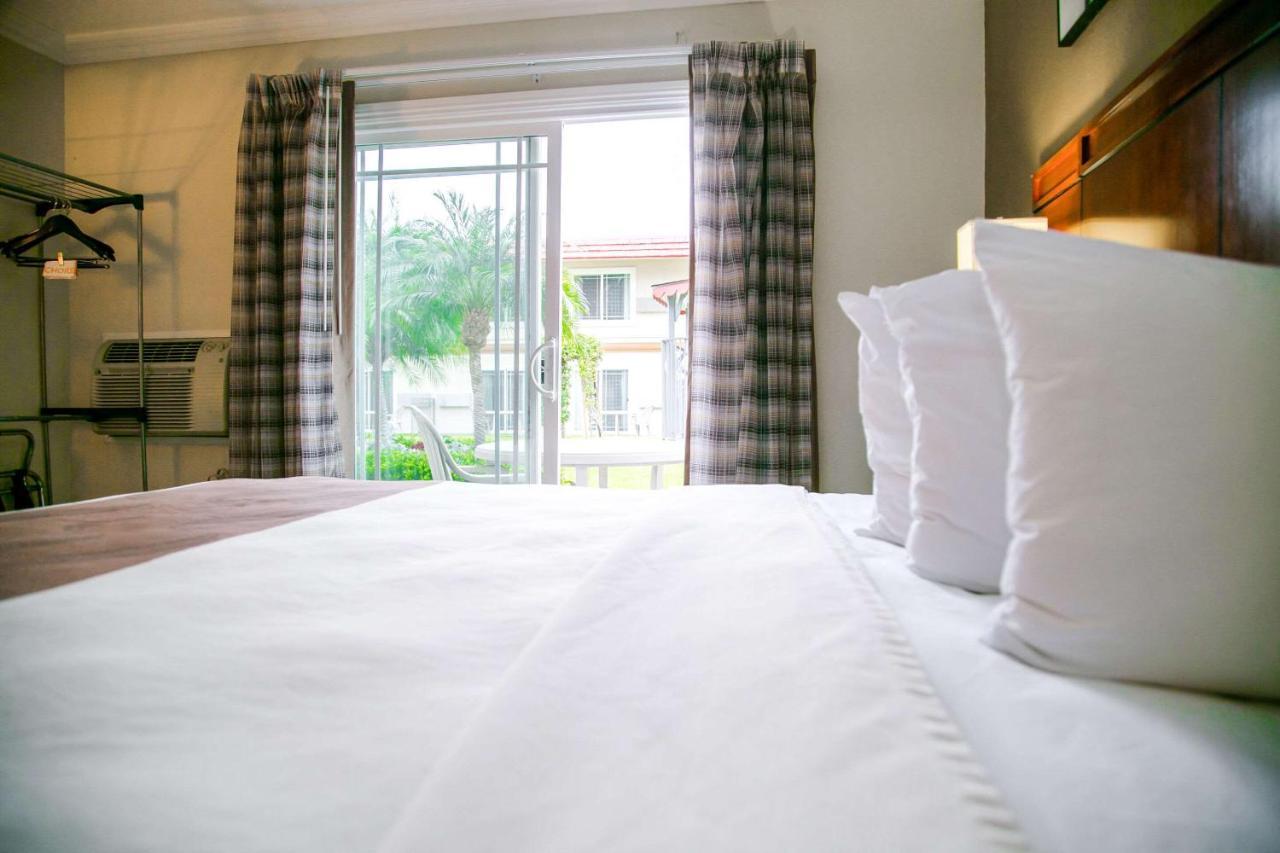 Quality Inn & Suites Thousand Oaks - Us101 Luaran gambar